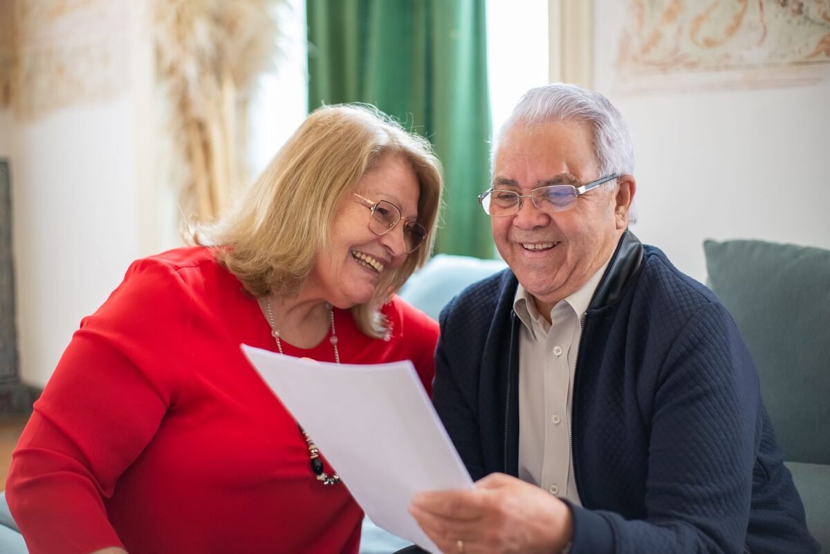 Dental Implants vs. Dentures: How to Choose