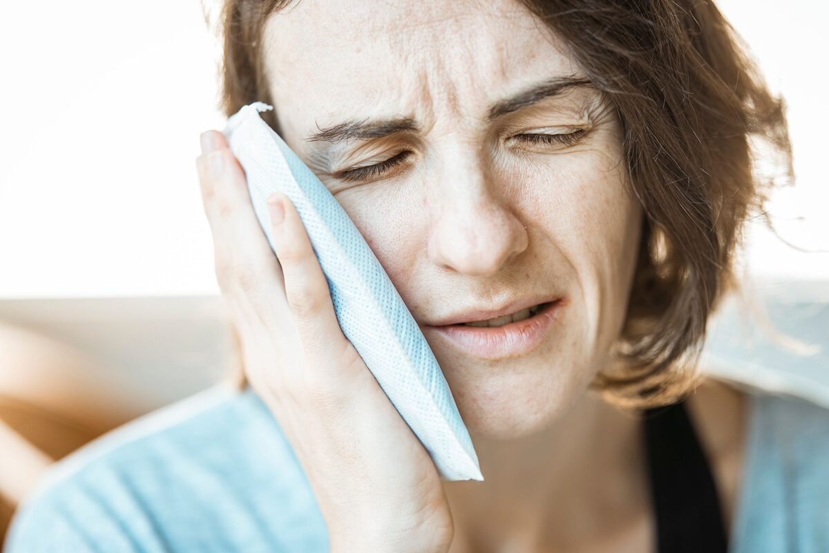 How to Relieve a Toothache at Night (Until You Can See a Dentist)
